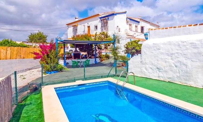 Alhaurín de la Torre Hotel | Cubos Casa Rural Candelaria