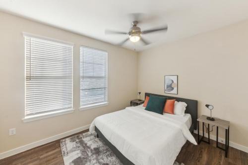 Southeast Houston Apartamento | Cullen 5312 I New Construction 2bd Apt I Gated