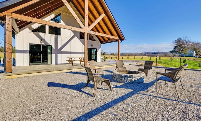 Burkesville Cabina | Cumberland River On-Site: Mtn-View Hideaway!