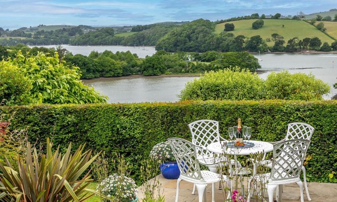 Dittisham Casa | Curlew Cottage - Character Cottage with Superb River Views