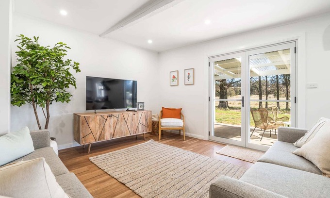 Springside Casa | 'Currawong' - Gorgeous Country Cottage