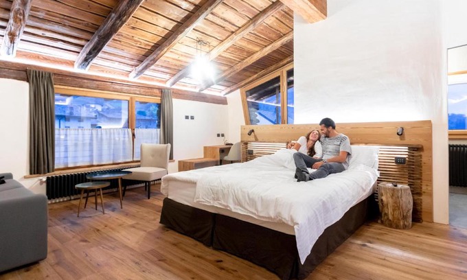 Tirano Hotel | Curt di Clement Eco Mobility Hotel