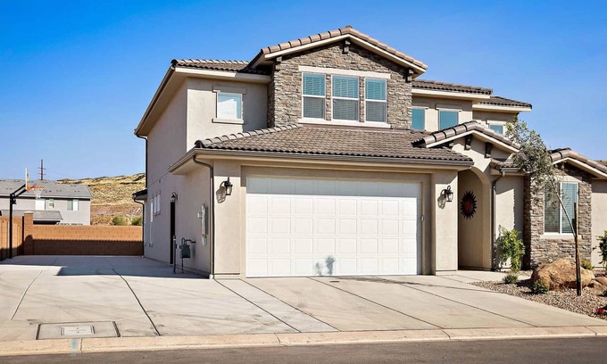 Sienna Hills Casa | Curtis Ladera RV PAD, Basketball Hoop, Community Pool