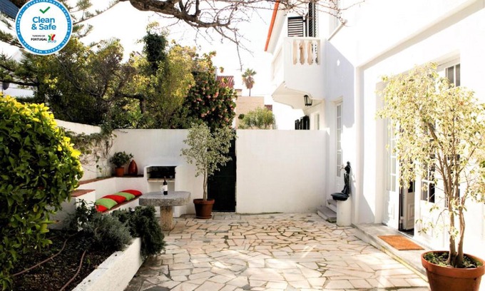Estoril Apartamento | Cushy Apartment with garden in Estoril