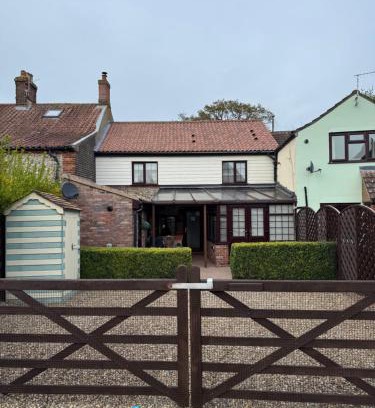West Runton Casa | Custard Cottage West Runton Special 1 bedroom rate for couples