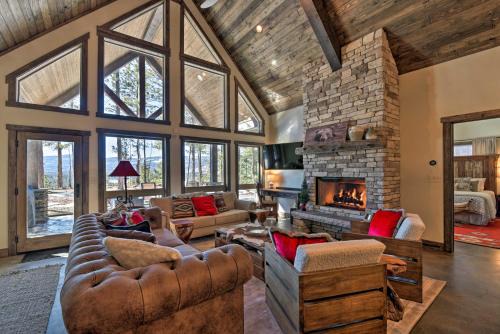Angel Fire Casa | Custom Angel Fire Home Views, Hot Tub and Fire Pit!