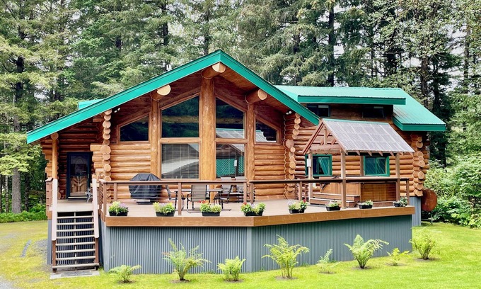 Seward Casa | Inicio de registro personalizado: limpio, espacioso y a solo 4 millas del centro de Seward.
