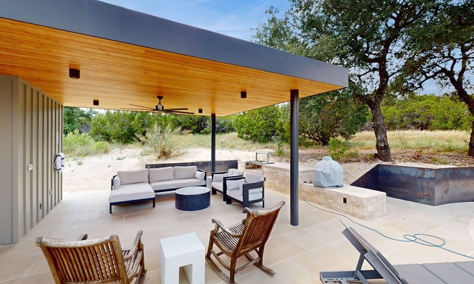 Spicewood Casa | Custom Hill Country getaway with hot tub - near wineries