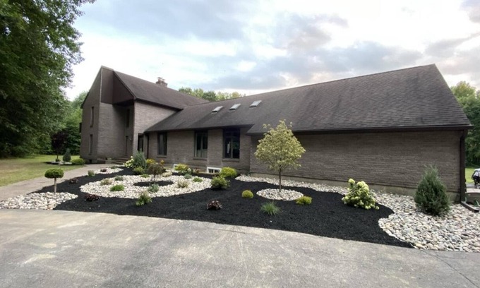 Saratoga Springs Casa | Custom home 5 min from track