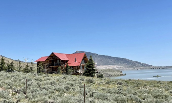 Cody Casa | Cabaña personalizada con impresionantes vistas del embalse Buffalo Bill y Carter Mt