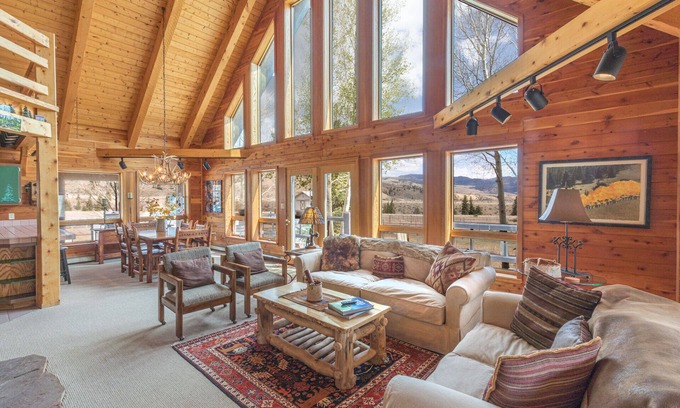 Creede Casa | Custom Log Home-Pet-Friendly-Rio Grande River Access-Breathtaking Views