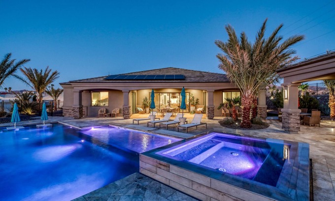 Lake Havasu City Casa | Custom Luxury 4 master suite home with cabana, large pool and twin 60’ RV bays!