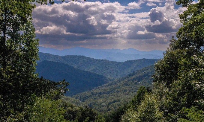 Bryson City Cabina | Customer Appreciation Year!! Get a free night!! See Description for details
