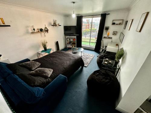 North Wall Casa | CustomHouse Balcony view, Dublin 1