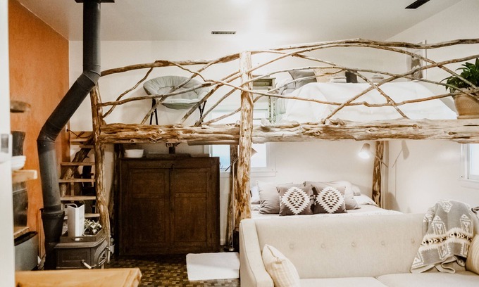 Schuyler Casa | Cut Flower Farm: A Bountiful Getaway for Couples or Small Families.