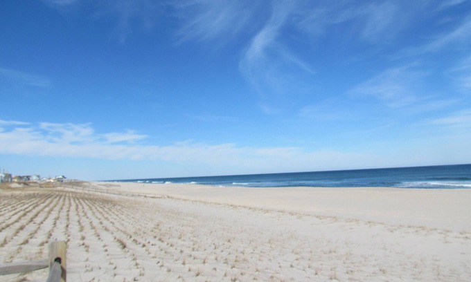 Lavallette Condominio | Cute 1 Bedroom Condo Lavallette New Jersey Shore rental! 1 block from the Beach!