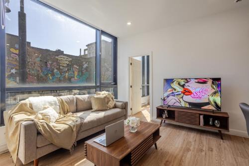 Downtown Montreal Apartamento | Cute 1BDR Apt on Bishop St- Heart of MTL