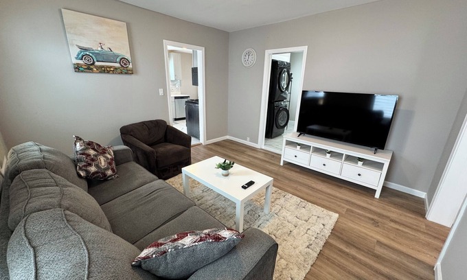West Haven Apartamento | Cute 2 bdr apartment king&queens bed