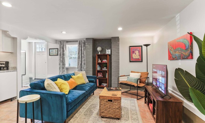 Leonidas Apartamento | Cute 2 Bedroom Close to Streetcar & Restaurants