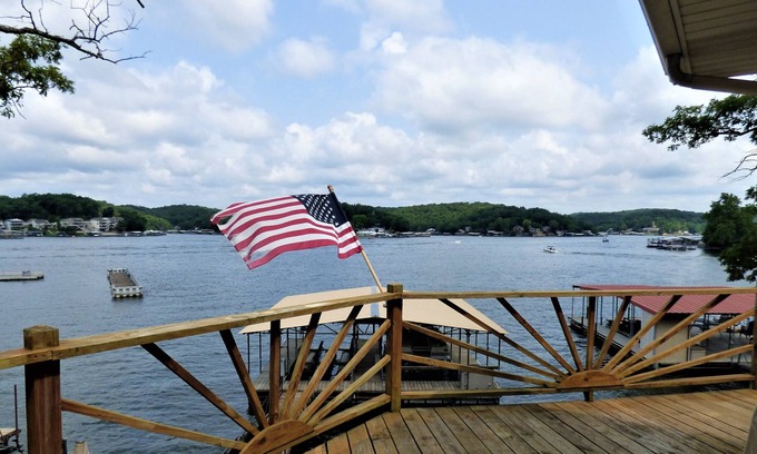 Rocky Mount Cabina | Cute 2 Bedroom Home with Fantastic Lake View! GREAT FISHING off the Dock!