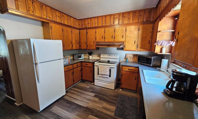 Austintown Casa | Cute 3 bd Pet Friendly house in Austintown Youngstown