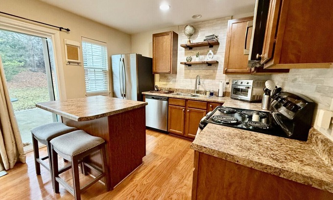 Greensboro Casa | Cute 3 Bedroom Home centrally located in the Triad.