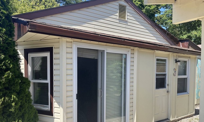 Port Elgin Cabaña | Cute 3 Bedroom Less Then 1 Min Walk to Main Beach
