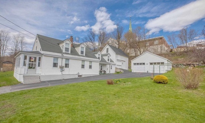 Littleton Casa | Cute 6-Bedroom Getaway in the heart of Littleton