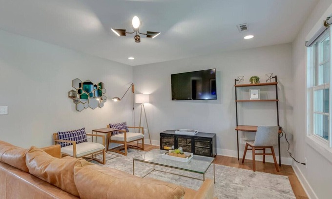Franklin Casa | Cute And Cozy - Historic Franklin Quadplex