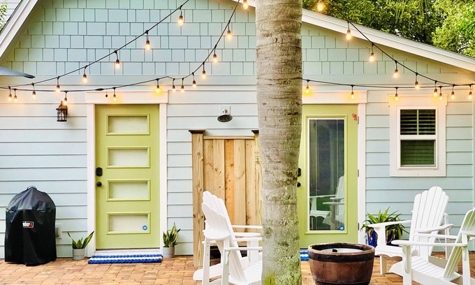 Arlington Cabaña | North Florida Jacksonville Crepe Myrtle Cottage (Casa Pequeña)