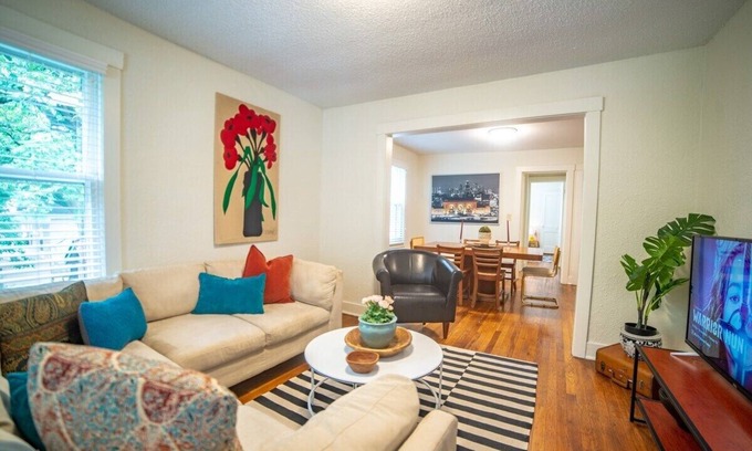 Southmoreland Condominio | Cute And Cozy, Private and Quiet. Central KC