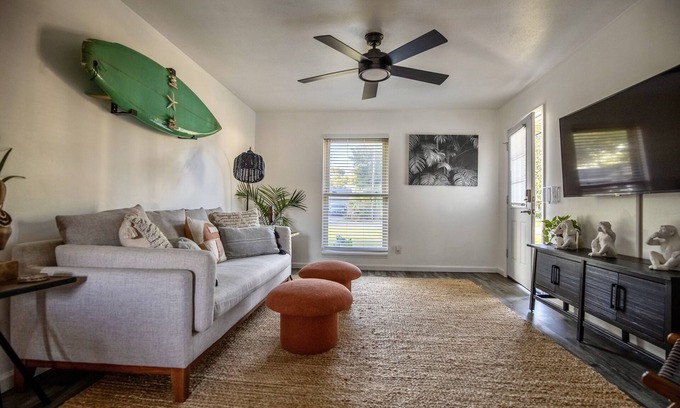 El Centro Beach Apartamento | Cute apartment close to Frank Brown park, pier park, and 5 blocks from the beach