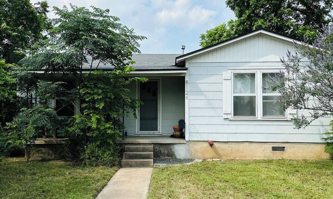 North Loop Casa | Cute Austin Bungalow - Short-Term Rental Opportunity