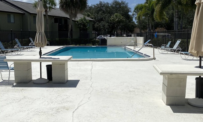Largo Condominio | Cute coastal 1 bedroom - 1st floor unit