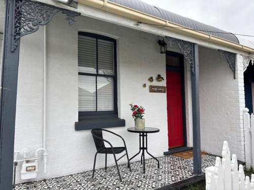 Lithgow Casa | Cute cosy miners cottage