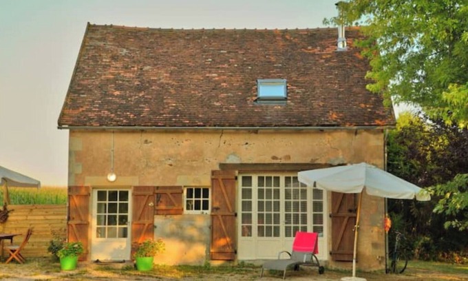 Saint-Bonnet-Troncais Casa | Cute cottage near a forest and ponds