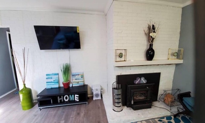 Pittsburg Casa | Cute & Cozy Beautiful 3 bedroom home