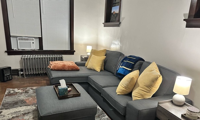 St. Louis Apartamento | Cute Cozy Clean Apartment