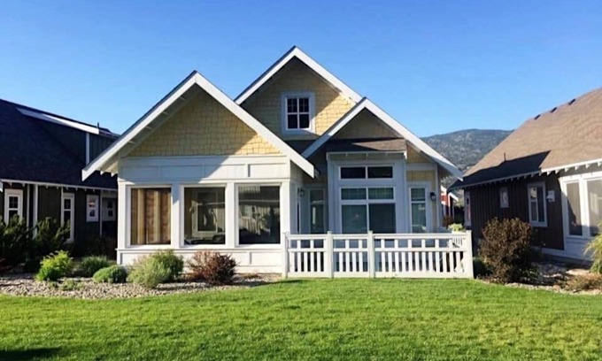 Okanagan-Similkameen Cabaña | Cute & Cozy Cottage on Osoyoos Lake