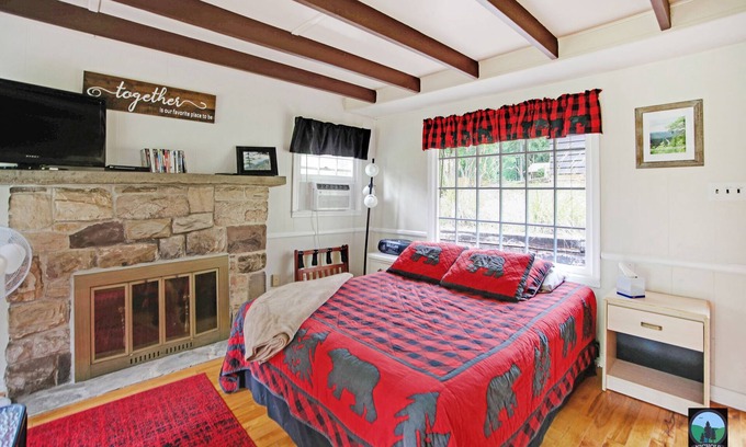 Gaines Casa | Cabaña linda eficiencia cerca de Pine Creek