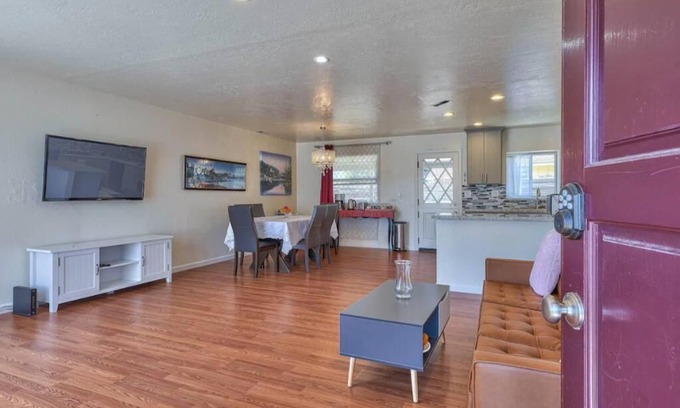 Seaside Casa | Cute Entire House Three Bedroom Near Monterey