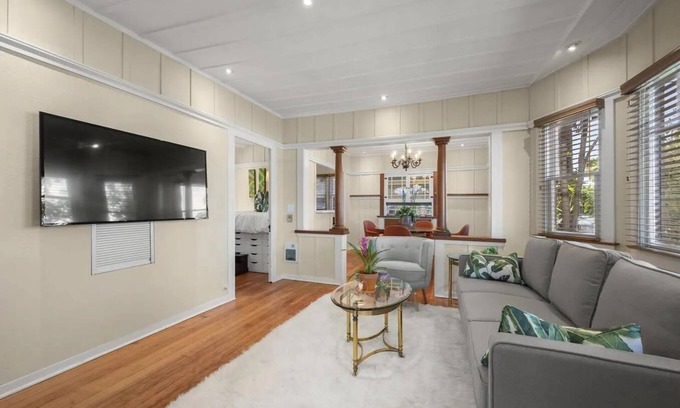 University Heights Cabaña | Cute Hillcrest cottage with private patio, close to Balboa Park