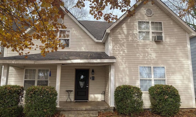 Florence Casa | Cute Home in Downtown Florence - 4 BR, 2 BA, WiFi, Pet Friendly!