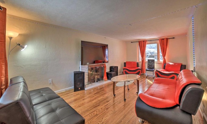 Mount Lebanon Casa | Cute Home with Patio about 7 Mi to Dtwn Pittsburgh