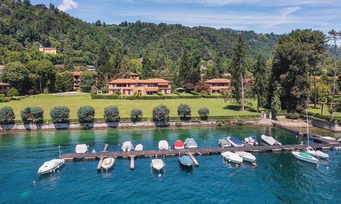 Lesa Cabaña | Cute house in a family-friendly resort featuring tennis & a pool! - Casa Letizia