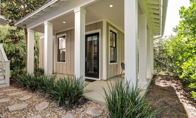 Santa Rosa Beach Casa | Cute little Cottage! Perfect Getaway! 2 Pools! SLEEPS 4 w/ BEACH CHAIRS!