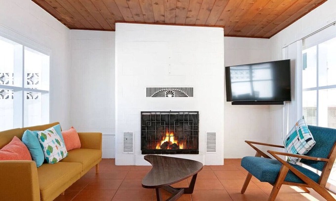 Hollywood Beach Casa | Cute Mid-Century Beach Side Bungalow | Beachside