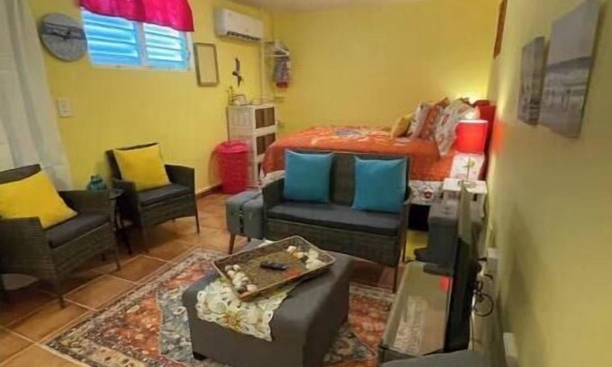 Quemados Casa | Cute n Cozy Apartment Near the Beach!