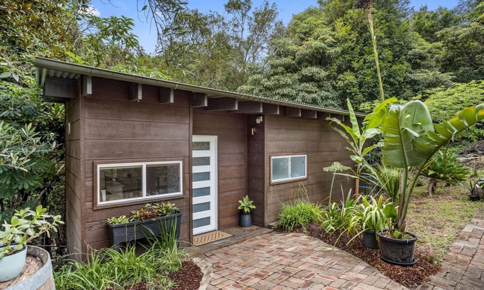 Randwick Apartamento | Cute, private 2BR cottage ‘in the trees’, plus sofa bed, great location