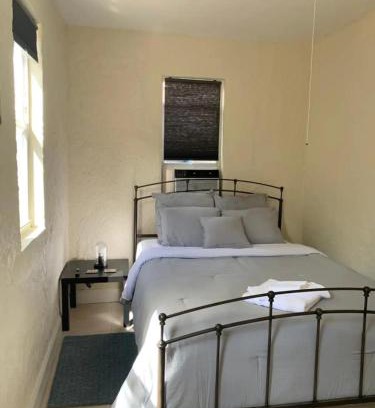 West Little Havana Casa | Cute Private Room, near the Airport - Free parking - 02